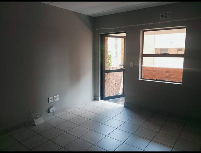 2 BEDROOM PROPERTY TO RENT IN HEUWELOORD